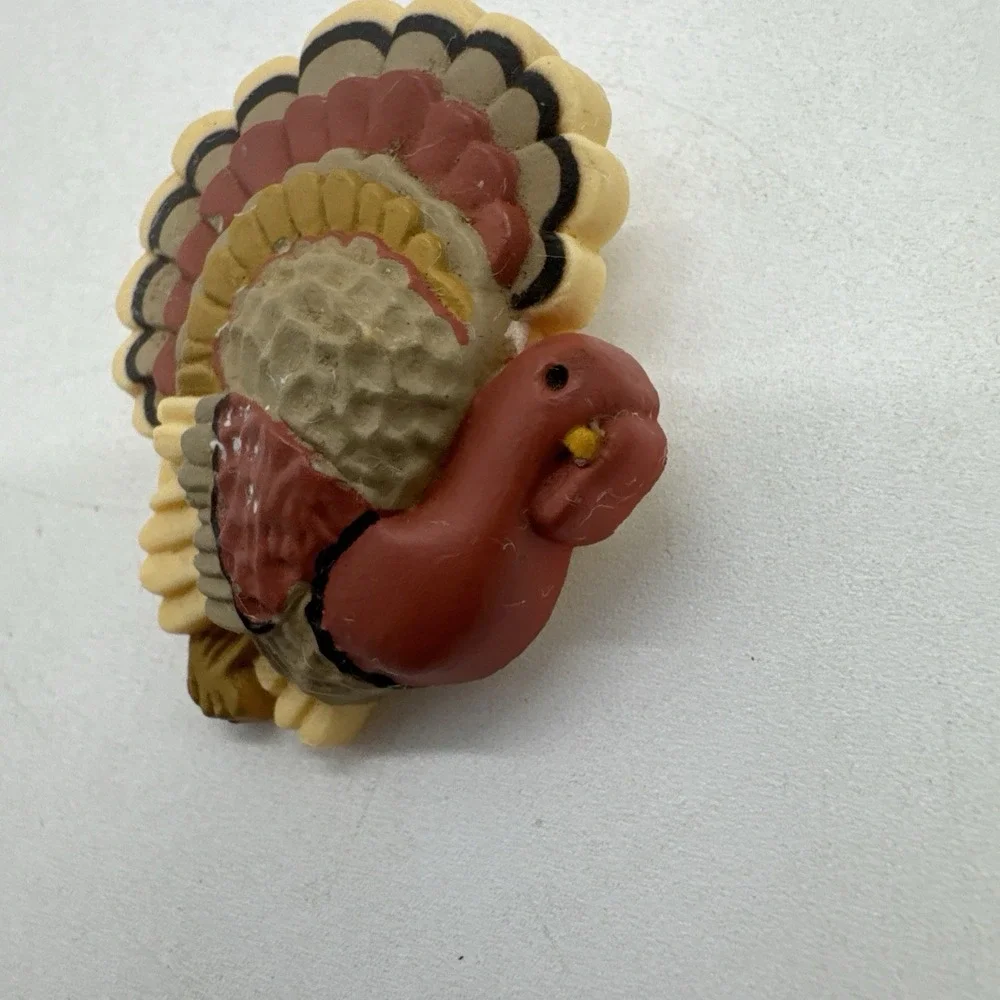 Hallmark vintage brooch